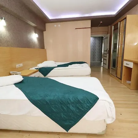 Otel Pera 4*